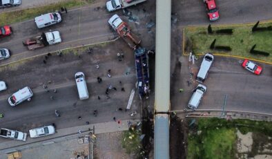 Atlacmoluko’da Yük Treni Yolucu Otobüsüne Çarptı: Can Kaybı ve Yaralılar Artıyor