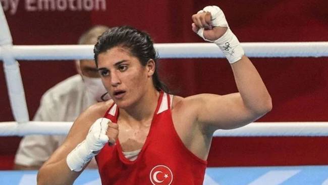 Busenaz Sürmeneli Çeyrek Finale Ulaşan Türk Boksörün Yolculuğu ve Başarıları
