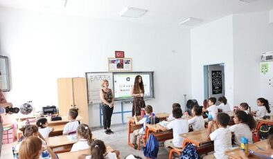 Çeşme Belediyesi Başarıya İlk Adımı Destekliyor: Hoş Geldin Kırtasiye Paketiyle Yeni Eğitim Yılı