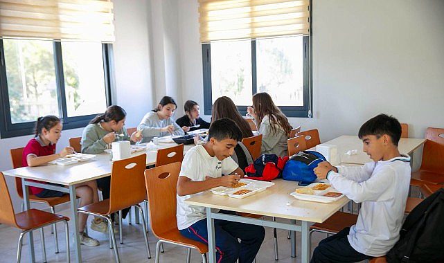 Güzelbahçe Belediyesi Onur Günay Eğitim Kampüsü Etüt Merkezi: Öğrencilere Ücretsiz Dayanışma Mutfağı ve Akademik Destek