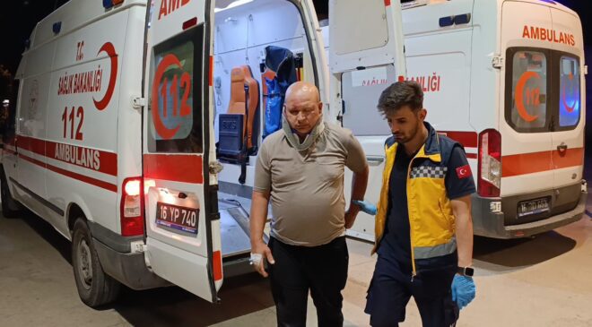 İnegöl Cerrah Mahallesi’nde Korkutan Kaza: İki Otomobil Çarpıştı, Yaralılar Hastanede