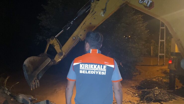 Kırıkkale’de Şiddetli Yağışın Ardından Ardından Yollar Yeniden Açıldı: Ekipler Anında Müdahale Etti